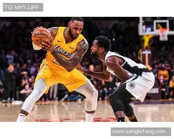 重庆篮球队的节奏解析与战术深度探讨揭示球队成功之道 重庆篮球队的节奏解析与战术深度探讨揭示球队成功之道