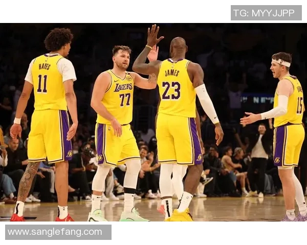 今天湖人对阵爵士精彩直播全程回顾与赛后分析