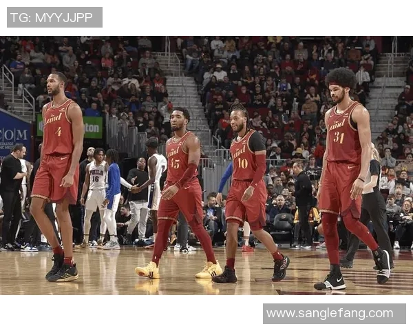 凯尔特人对勇士历史战绩分析及近期交锋表现总结