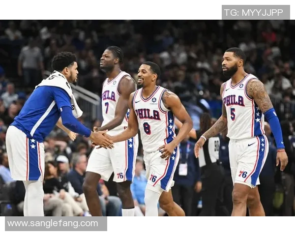 德黑兰独立队与阿赫利球队激战在即谁将赢得这场焦点对决