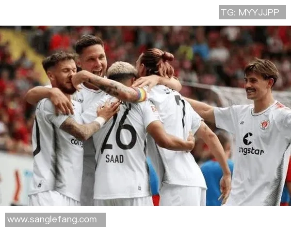 波鸿主场迎战马德格堡争夺德乙联赛关键三分的激烈对决 波鸿主场迎战马德格堡争夺德乙联赛关键三分的激烈对决