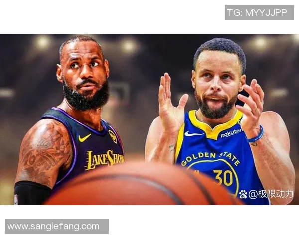 湖人勇士圣诞大战精彩瞬间回顾与赛场氛围分享