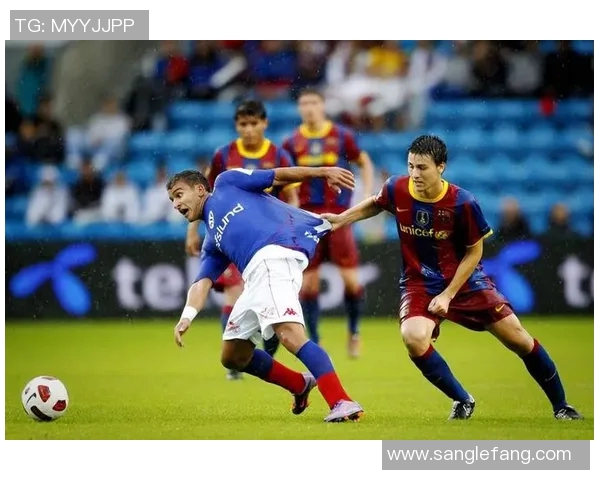 瓦勒伦与萨尔普的精彩对决揭示了足球战术的博弈与团队合作的重要性 瓦勒伦与萨尔普的精彩对决揭示了足球战术的博弈与团队合作的重要性