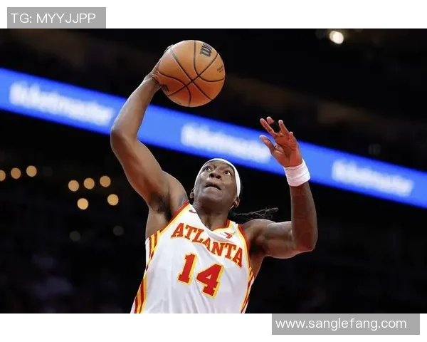 特雷杨的篮球之路:从新秀到全明星的成长故事与挑战 特雷杨的篮球之路:从新秀到全明星的成长故事与挑战