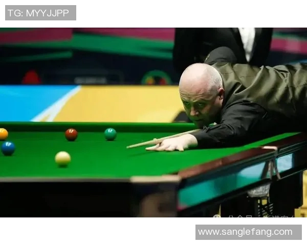 约翰希金斯在斯诺克比赛中对阵突尼斯选手的精彩对决分析与回顾 约翰希金斯在斯诺克比赛中对阵突尼斯选手的精彩对决分析与回顾