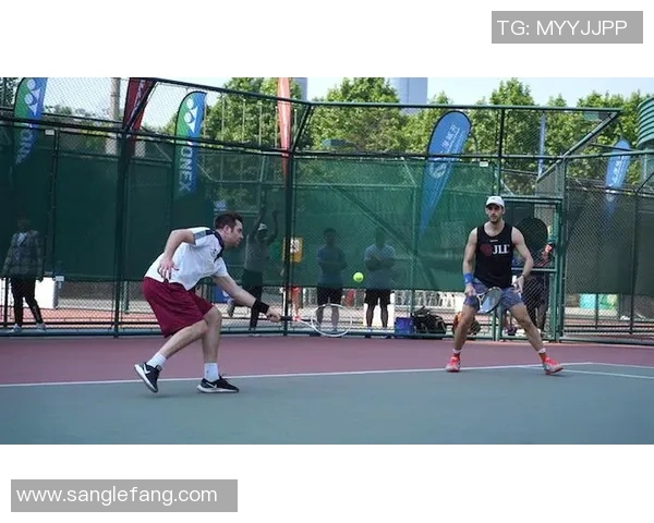 重庆网球队在城市联赛中的默契配合与战术分析探讨 重庆网球队在城市联赛中的默契配合与战术分析探讨