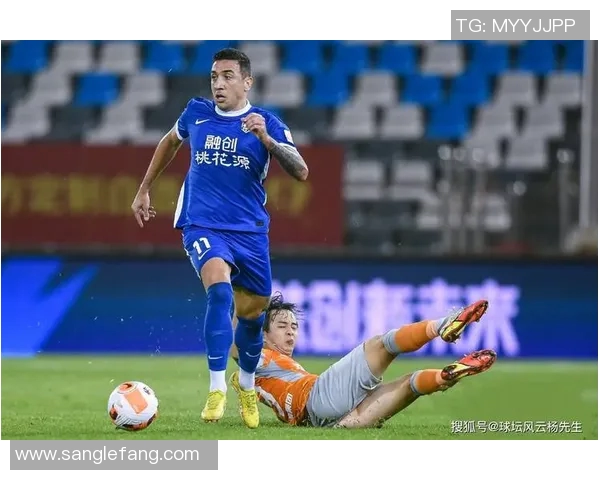 重庆足球队以57分领跑奥运会积分榜展现强劲实力引发关注 重庆足球队以57分领跑奥运会积分榜展现强劲实力引发关注