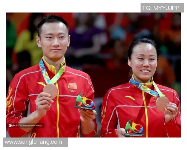 重庆羽毛球队与广州羽毛球队赛后复盘战术分析与总结 重庆羽毛球队与广州羽毛球队赛后复盘战术分析与总结