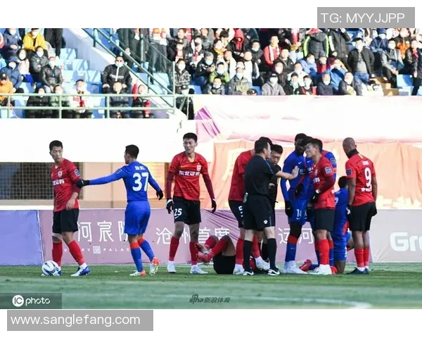 17赛季亚泰与申花激战回顾：精彩瞬间与战术分析全记录