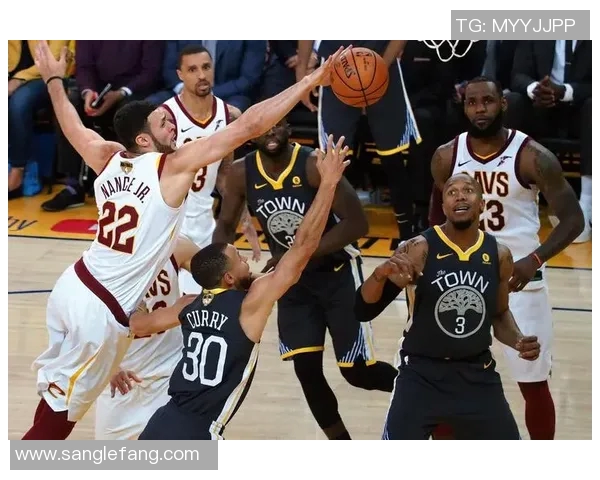 2016年NBA总决赛热火对勇士的巅峰对决与传奇时刻回顾 2016年NBA总决赛热火对勇士的巅峰对决与传奇时刻回顾