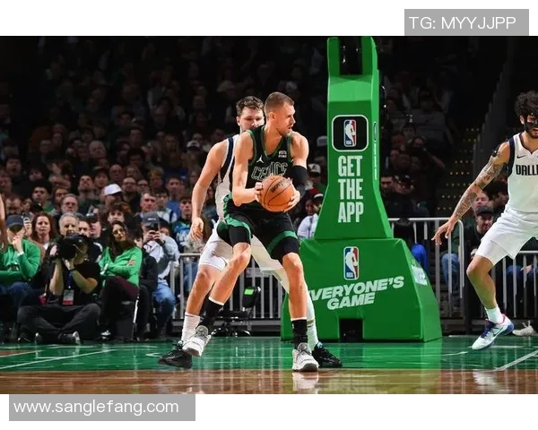 凯尔特人对决鹈鹕精彩赛事回顾与分析，谁能在这场较量中胜出